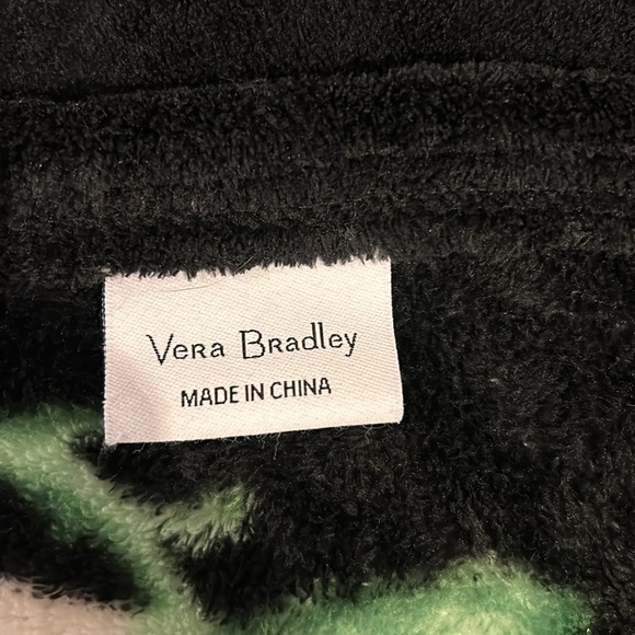 Vera Bradley oversized throw blanket - Picture 2 of 3